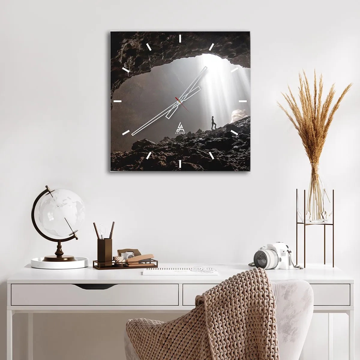 Wanduhr - Glasuhr - Die leuchtende Grotte - 30x30 cm