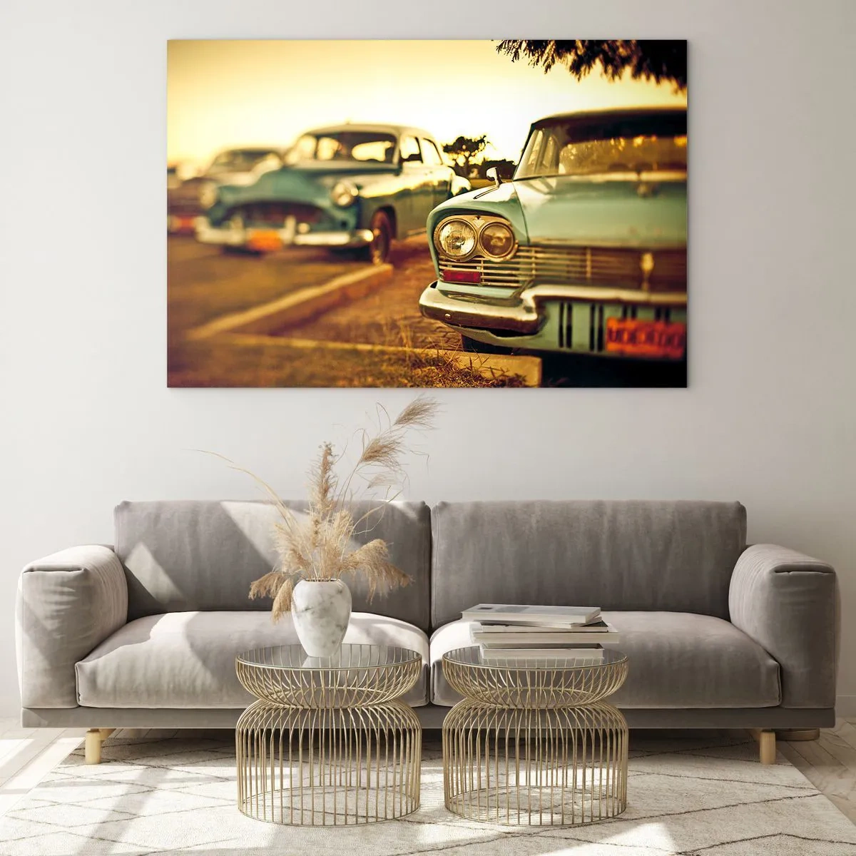 Glasbild - Bild auf glas - Retro-Autos im warmen Abendlicht - 120x80cm - Wir werden abwarten und sehen - Moderne Wanddekoration für Wohnzimmer und Schlafzimmer ARTTOR