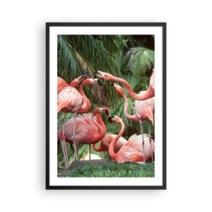 Poster in einem schwarzem Rahmen - Rosa Flamingos in einer exotischen Palmenkulisse - 50x70cm - Nachmittagsklatsch - Moderne Wanddekoration für Wohnzimmer und Schlafzimmer ARTTOR