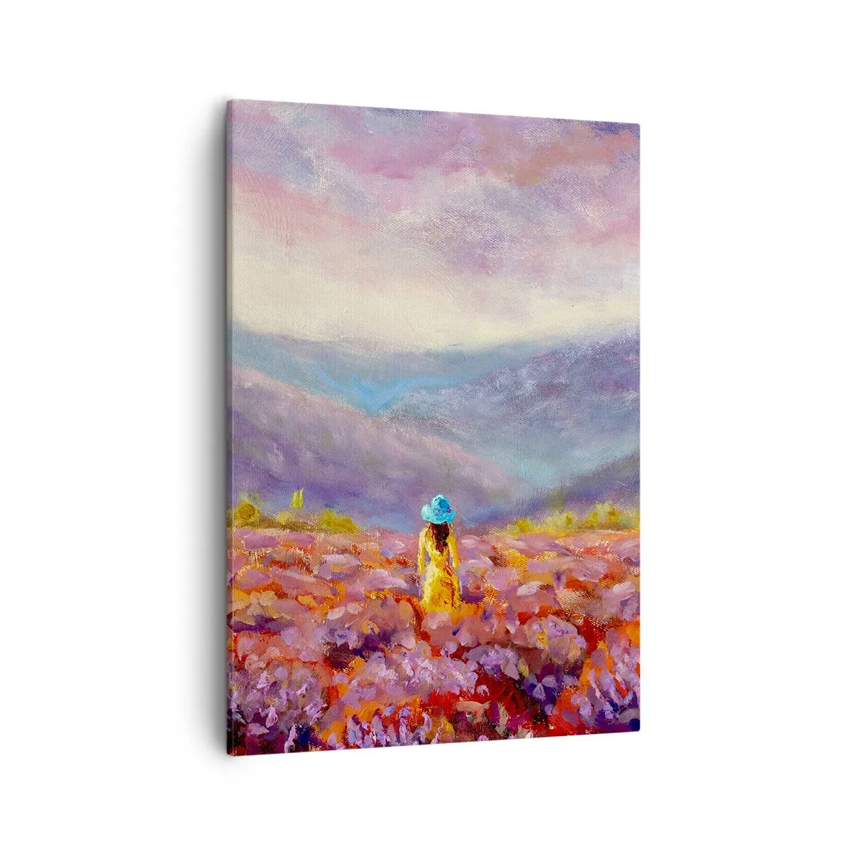 Bild auf Leinwand - Leinwandbild - Eine Frau mit Hut geht durch ein Lavendelfeld. - 50x70cm - In einer Lavendelwelt - Moderne Wanddekoration für Wohnzimmer und Schlafzimmer ARTTOR