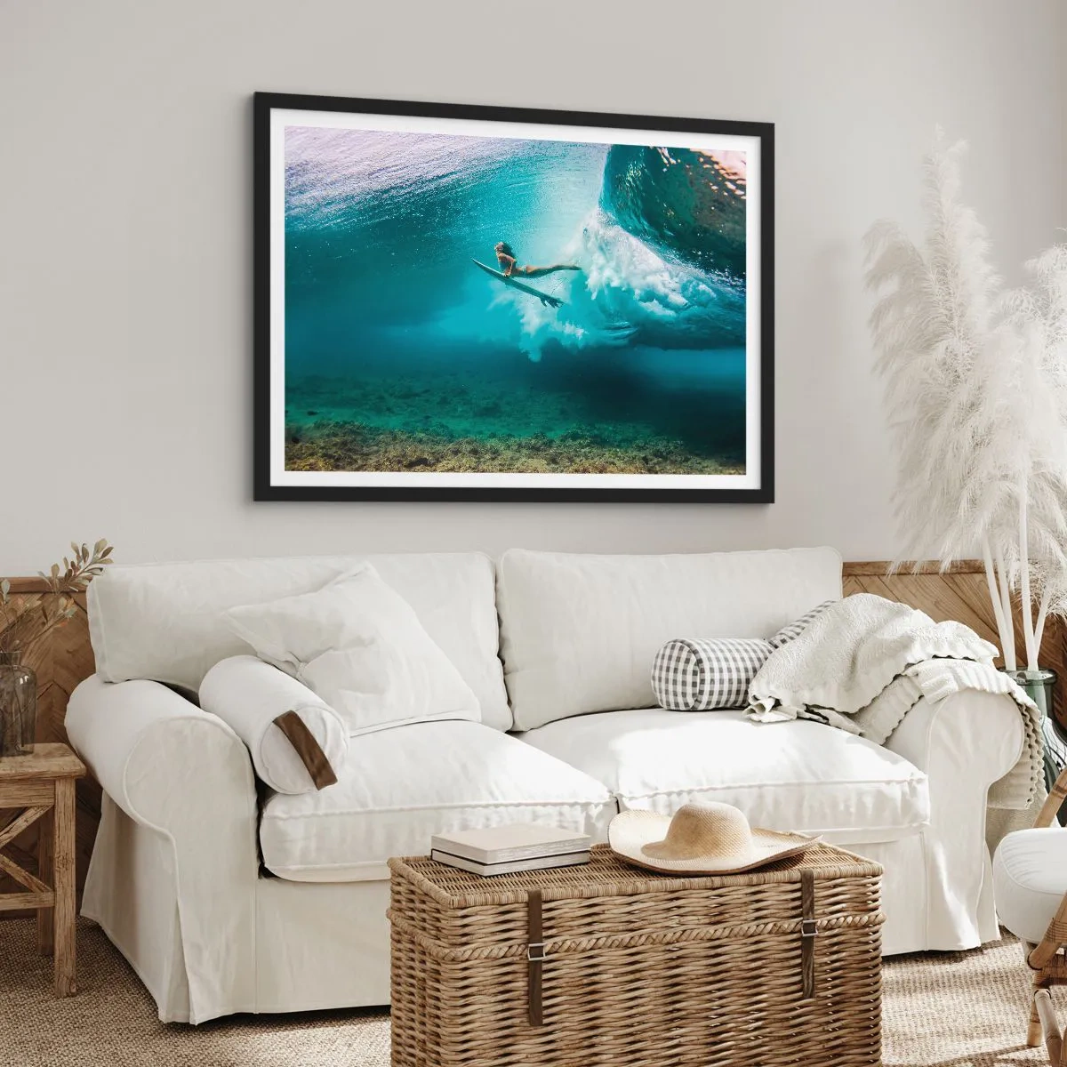 Poster in einem schwarzem Rahmen - Surfer unter einer Welle im blauen Ozeanwasser - 70x50cm - Unterwasserwelt - Moderne Wanddekoration für Wohnzimmer und Schlafzimmer ARTTOR