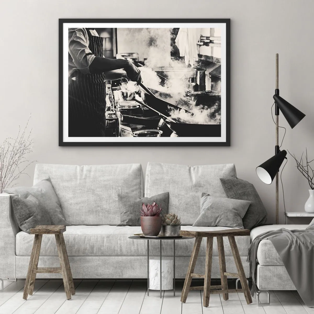 Poster in einem schwarzem Rahmen - Ein Koch bei der Arbeit in der Küche, aus einer Bratpfanne steigt Dampf auf - 70x50cm - Alchemie der Aromen - Moderne Wanddekoration für Wohnzimmer und Schlafzimmer ARTTOR