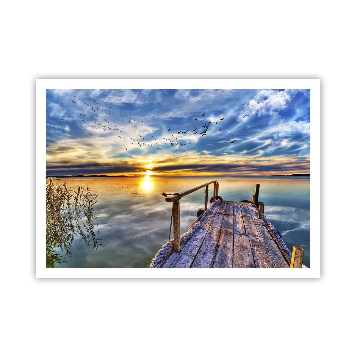 Poster - Holzsteg über dem See bei Sonnenuntergang - 100x70cm - Der Wind geht zur Ruhe - Moderne Wanddekoration für Wohnzimmer und Schlafzimmer ARTTOR