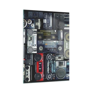 Glasbild - Bild auf glas - Eine Collage aus Retro-Radios und Tonbandgeräten auf dunklem Hintergrund. - 50x70cm - Sehnsucht nach den 1980er Jahren - Moderne Wanddekoration für Wohnzimmer und Schlafzimmer ARTTOR