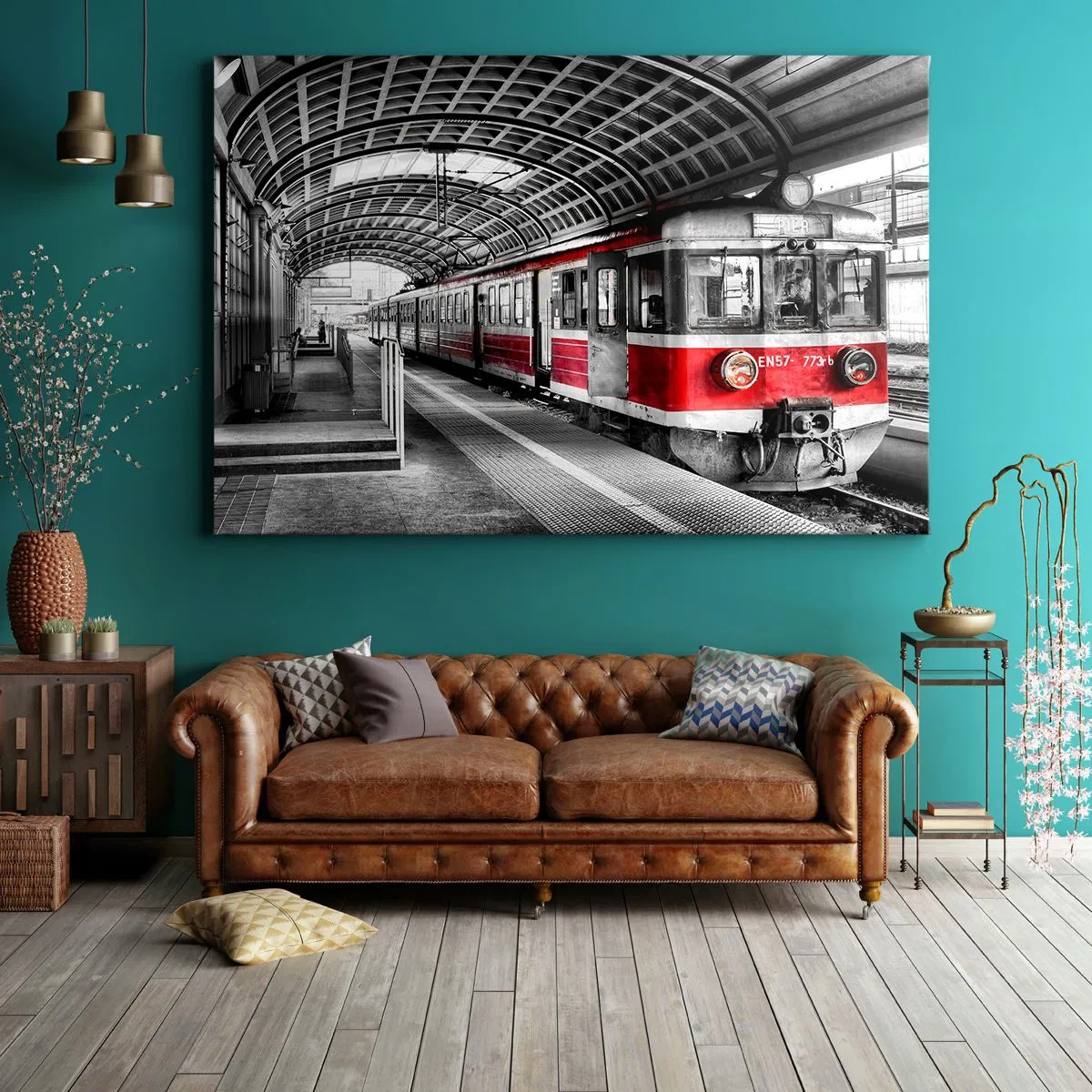 Bild auf Leinwand - Leinwandbild - Roter Zug am Bahnhof unter einem Dach - 70x50cm - Vielleicht ist es eine Reise Ihres Lebens? - Moderne Wanddekoration für Wohnzimmer und Schlafzimmer ARTTOR