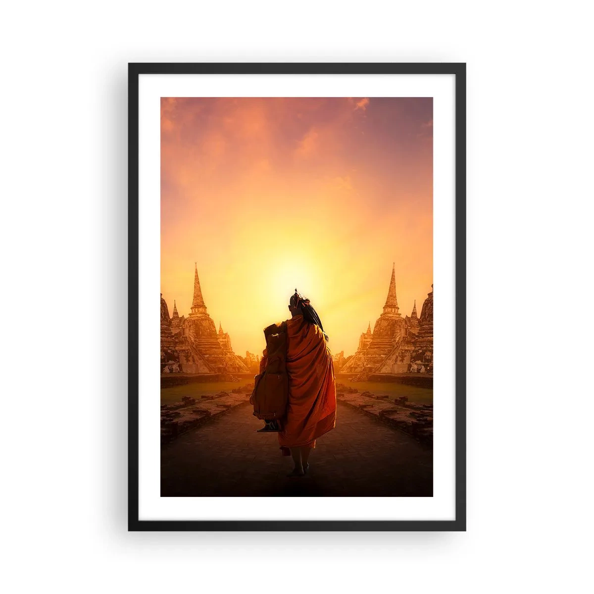 Poster in einem schwarzem Rahmen - Ein buddhistischer Mönch in den Strahlen der aufgehenden Sonne - 50x70cm - In Frieden für die Ewigkeit - Moderne Wanddekoration für Wohnzimmer und Schlafzimmer ARTTOR