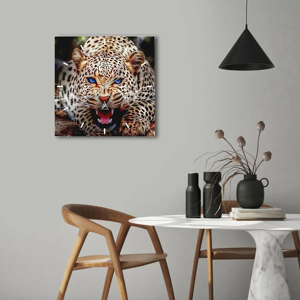 Wanduhr - Glasuhr - Ein bedrohlicher Leopard mit intensiv blauen Augen - 30x30cm - Schönheitswut tut nicht weh - Moderne Wanddekoration für Wohnzimmer und Schlafzimmer ARTTOR