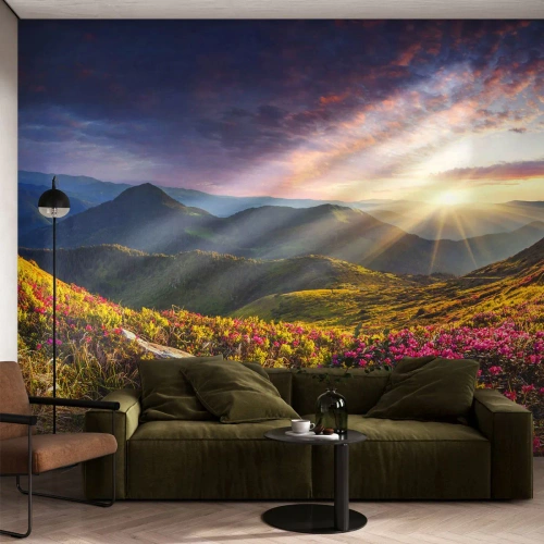 Selbstklebende Fototapete Deluxe Sticker - Frische am Bergmorgen - Landschaft, Berge, Blumen - 100x70 cm