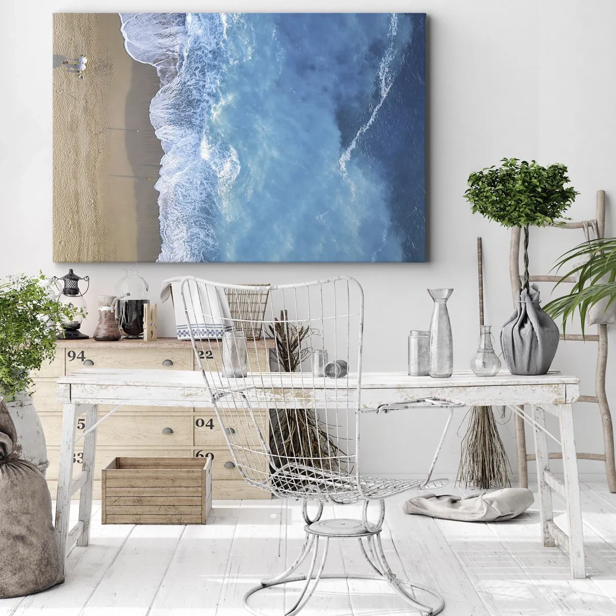 Bild auf Leinwand - Leinwandbild - Eine Vogelperspektive auf den Strand und die Meereswellen - 70x50cm - Die Kraft des Blaus - Moderne Wanddekoration für Wohnzimmer und Schlafzimmer ARTTOR