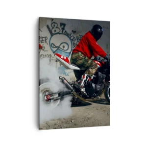 Bild auf Leinwand - Leinwandbild - Ein Motorradfahrer vollführt einen spektakulären Drift in einem verlassenen, mit Graffiti bedeckten Gebäude. - 50x70cm - Verfolge mich! - Moderne Wanddekoration für Wohnzimmer und Schlafzimmer ARTTOR