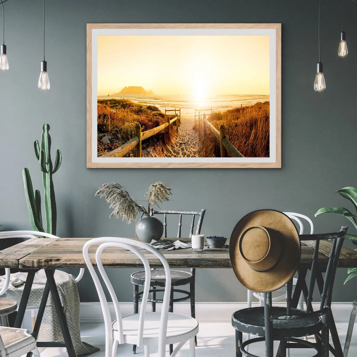 Poster in einem Rahmen aus heller Eiche - Über die Düne, der Sonne entgegen - 91x61 cm