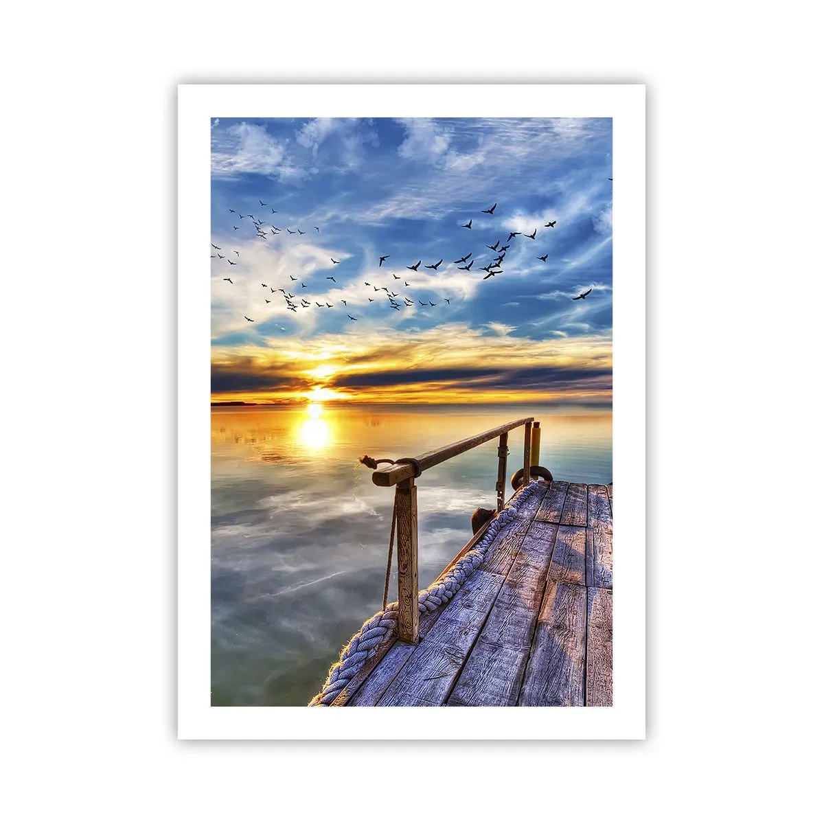 Poster - Holzsteg über dem See bei Sonnenuntergang - 50x70cm - Der Wind geht zur Ruhe - Moderne Wanddekoration für Wohnzimmer und Schlafzimmer ARTTOR