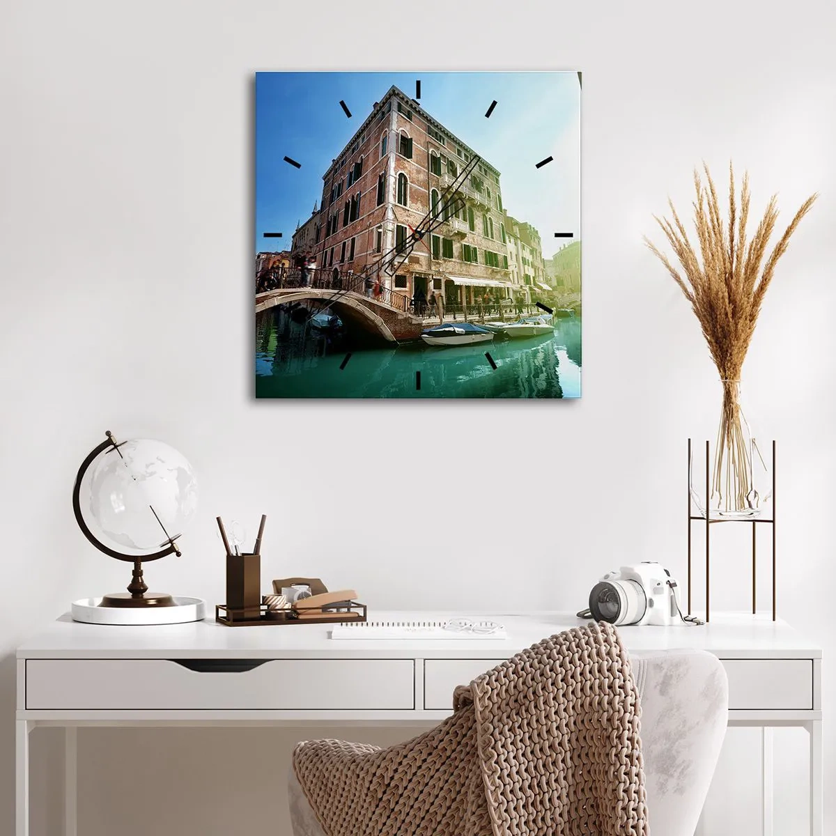 Wanduhr - Glasuhr - Venedig-Brücke und Kanal mit historischer Architektur - 30x30cm - Venedig - Amore Mio - Moderne Wanddekoration für Wohnzimmer und Schlafzimmer ARTTOR