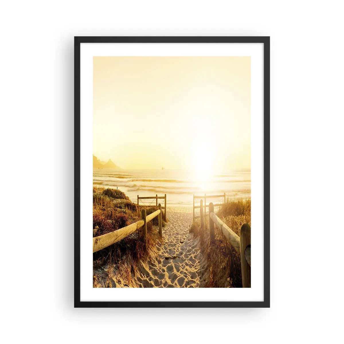 Poster in einem schwarzem Rahmen - Der Weg zum Strand wird von den Strahlen der untergehenden Sonne beleuchtet - 50x70cm - Über die Düne, der Sonne entgegen - Moderne Wanddekoration für Wohnzimmer und Schlafzimmer ARTTOR