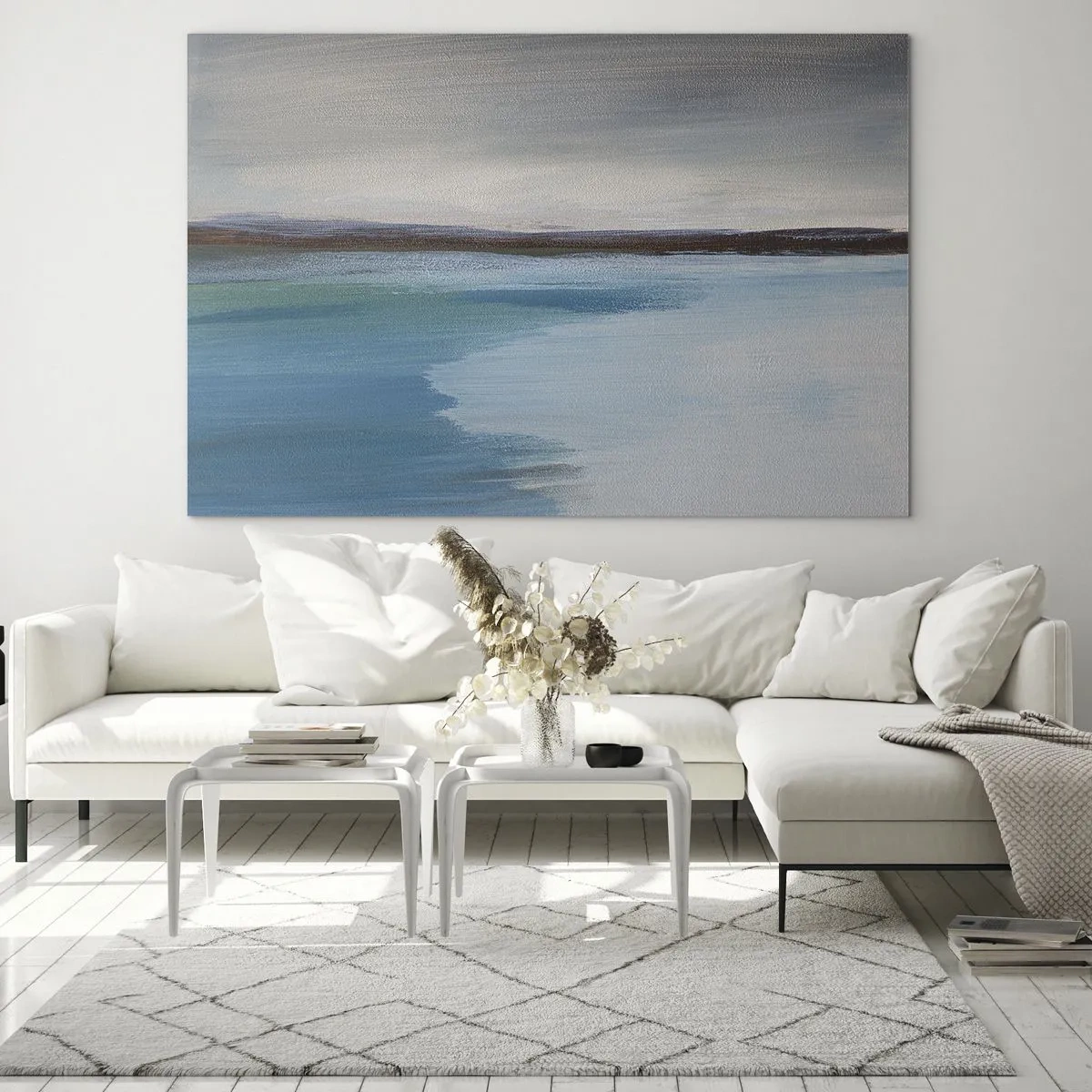 Glasbild - Bild auf glas - Eine ruhige Landschaft mit Wasser und fernen Hügeln in Pastelltönen. - 120x80cm - Horizontale Landschaft - Moderne Wanddekoration für Wohnzimmer und Schlafzimmer ARTTOR