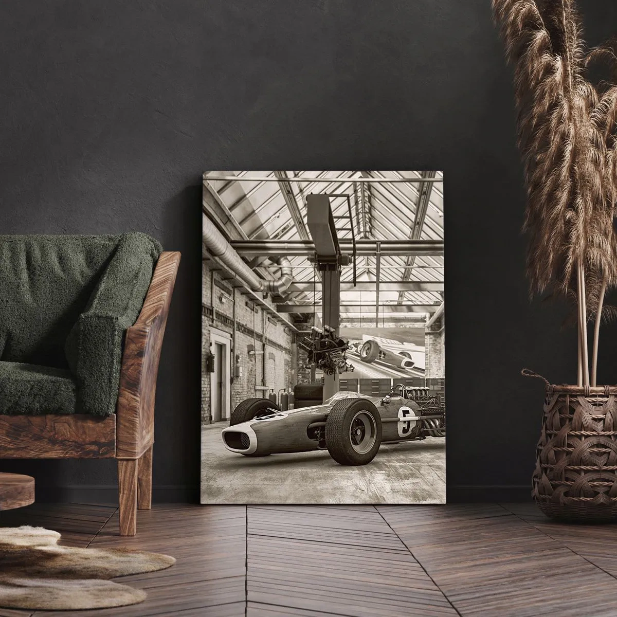Bild auf Leinwand - Leinwandbild - Schwarz-weißer Rennwagen in einem industriellen Interieur - 80x120cm - Die Siegerruhe - Moderne Wanddekoration für Wohnzimmer und Schlafzimmer ARTTOR