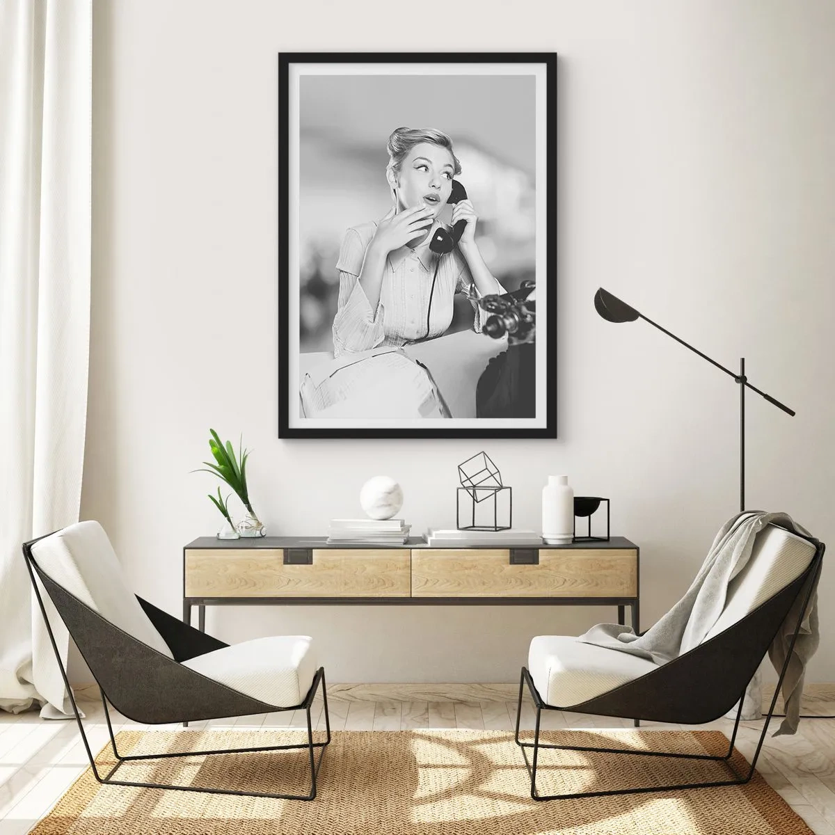 Poster in einem schwarzem Rahmen - 1950er Jahre Frau am Telefon in einem Büro - 50x70cm - Hallo, wir sind in den 1950er Jahren. - Moderne Wanddekoration für Wohnzimmer und Schlafzimmer ARTTOR