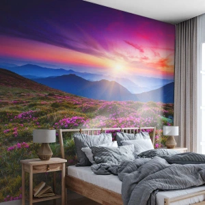 Maßgeschneiderte Fototapete Premium Canvas - Kräuter dufteten nach frischen Trauben von den Feldern - Landschaft, Berge, Blumen