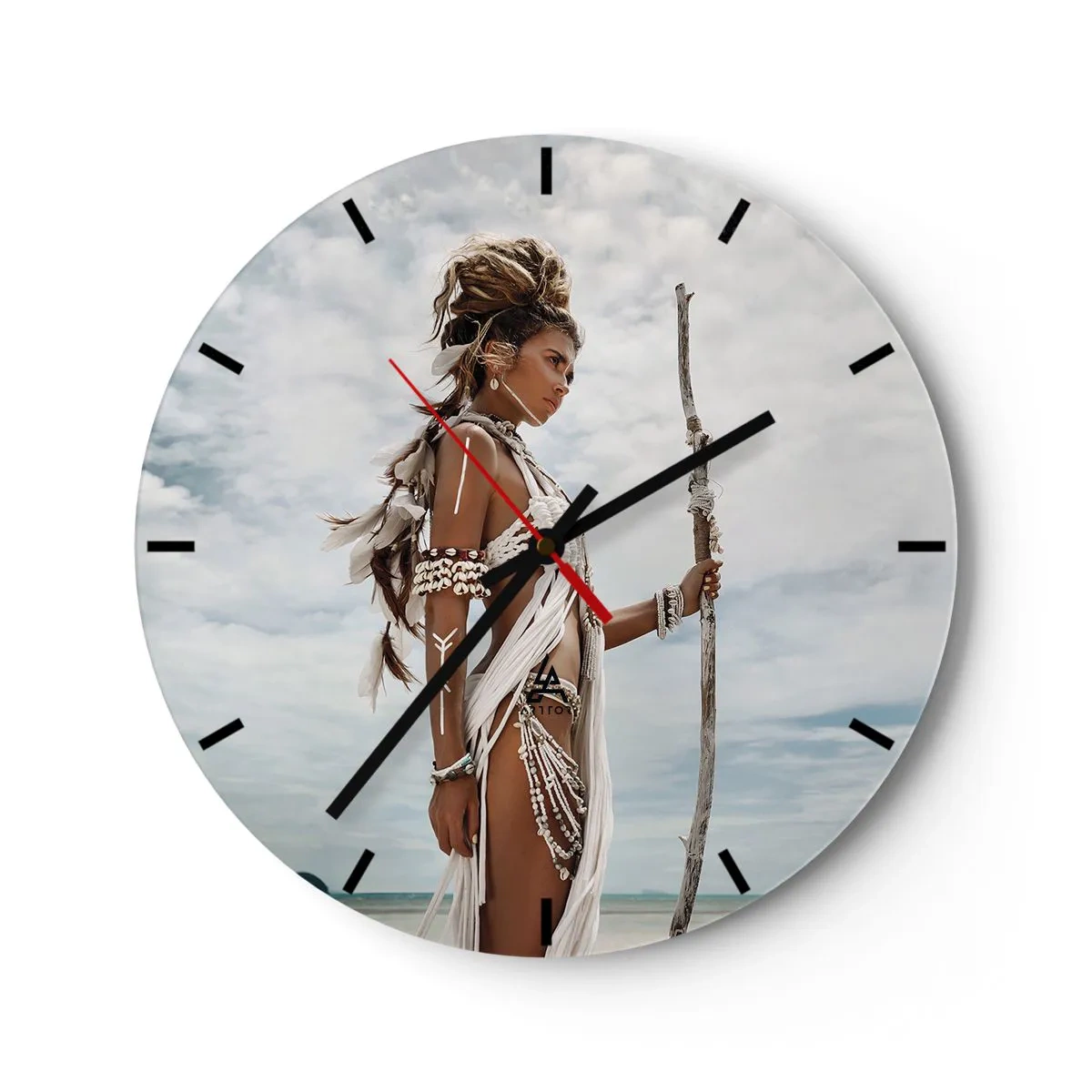 Wanduhr - Glasuhr - Porträt einer Frau mit ethnischen Verzierungen gegen den Himmel - 30x30cm - Königin der Tropen - Moderne Wanddekoration für Wohnzimmer, Küche und Schlafzimmer ARTTOR