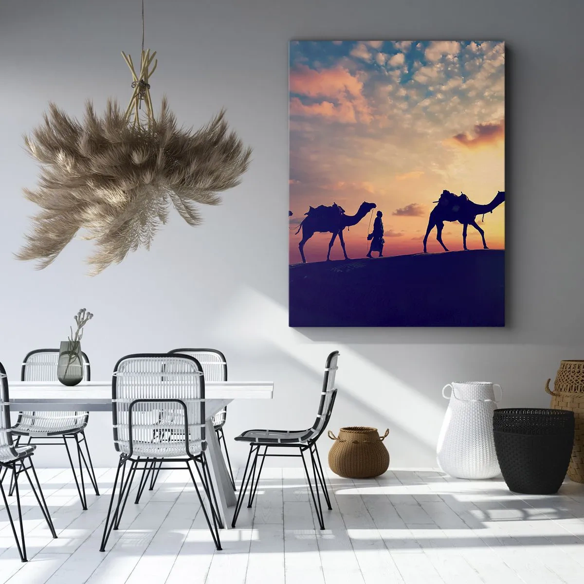 Bild auf Leinwand - Leinwandbild - Eine Karawane von Kamelen wandert bei Sonnenuntergang durch die Wüste - 50x70cm - Der geheimnisvolle Geist des Orients - Moderne Wanddekoration für Wohnzimmer und Schlafzimmer ARTTOR