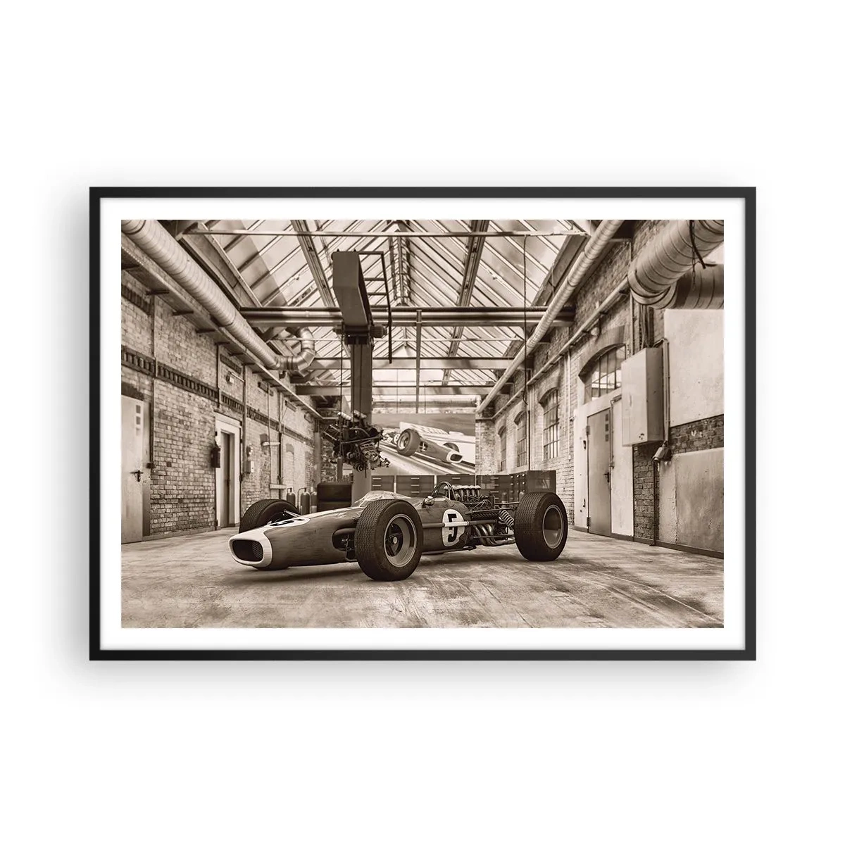 Poster in einem schwarzem Rahmen - Schwarz-weißer Rennwagen in einem industriellen Interieur - 100x70cm - Die Siegerruhe - Moderne Wanddekoration für Wohnzimmer und Schlafzimmer ARTTOR