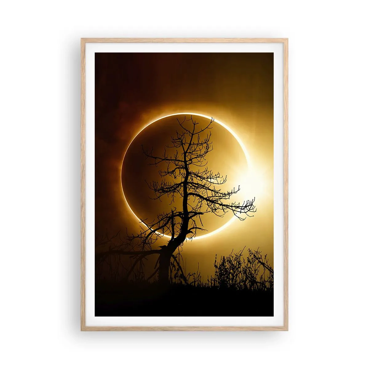 Poster in einem Rahmen aus heller Eiche - Totale Finsternis - 70x100 cm