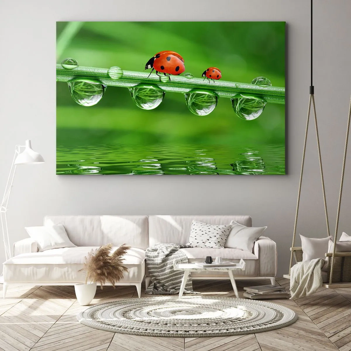 Bild auf Leinwand - Leinwandbild - Marienkäfer auf einem Grashalm mit Tautropfen in einer natürlichen Umgebung - 70x50cm - Den ganzen Sommer unterwegs - Moderne Wanddekoration für Wohnzimmer und Schlafzimmer ARTTOR