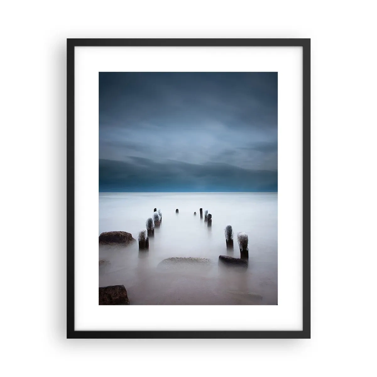 Poster in einem schwarzem Rahmen - Nachdenklicher See - 40x50 cm