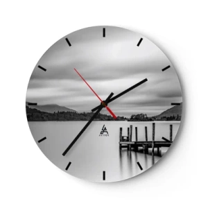 Wanduhr - Glasuhr - Schwarz-weiße Landschaft mit einem See und einem Holzsteg - 30x30cm - Milde und Kraft - Moderne Wanddekoration für Wohnzimmer, Küche und Schlafzimmer ARTTOR