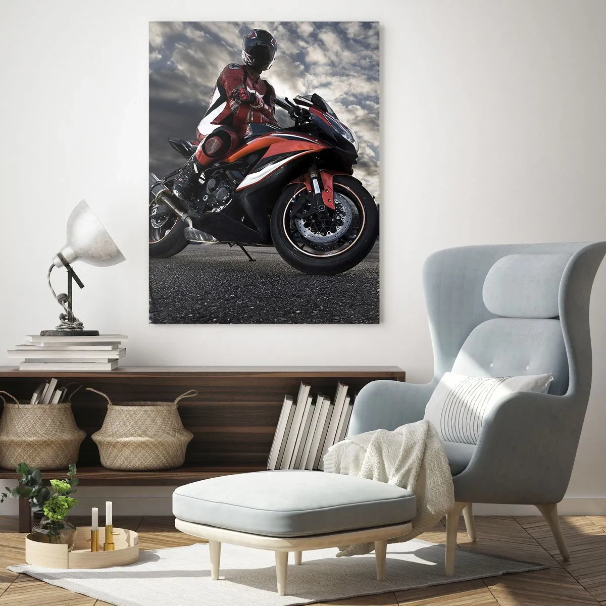 Glasbild - Bild auf glas - Ein Motorradfahrer auf einem Sportmotorrad vor bewölktem Himmel - 80x120cm - Dunkler Reiter - Moderne Wanddekoration für Wohnzimmer und Schlafzimmer ARTTOR