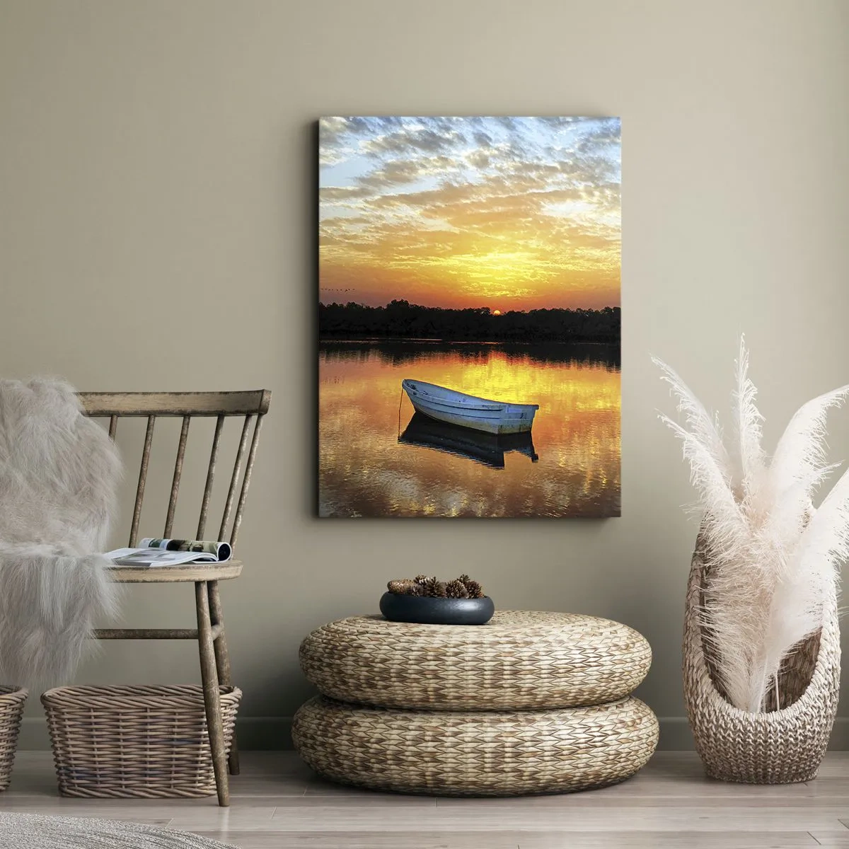 Bild auf Leinwand - Leinwandbild - Ein Boot auf einem ruhigen See bei Sonnenuntergang - 50x70cm - Schauen, hören, meditieren - Moderne Wanddekoration für Wohnzimmer und Schlafzimmer ARTTOR