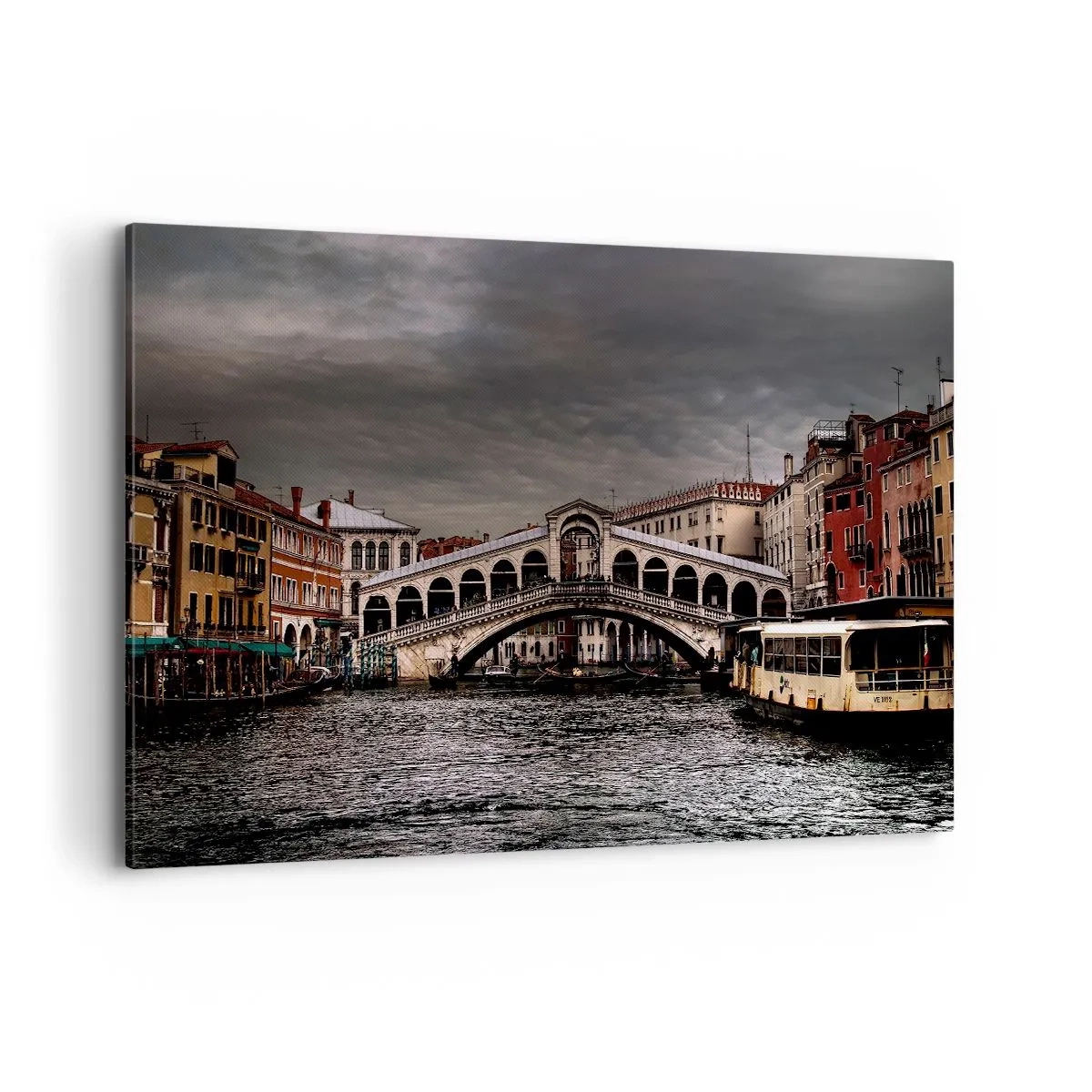 Bild auf Leinwand - Leinwandbild - Rialtobrücke in Venedig über den Canal Grande, klassische Architektur. - 120x80cm - Das Versprechen eines venezianischen Abends - Moderne Wanddekoration für Wohnzimmer und Schlafzimmer ARTTOR