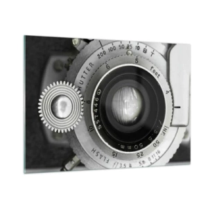 Glasbild - Bild auf glas - Eine Nahaufnahme eines alten Kameraobjektivs, voller Nostalgie und Vintage-Atmosphäre. - 100x70cm - Eine Story über Hollywood - Moderne Wanddekoration für Wohnzimmer und Schlafzimmer ARTTOR