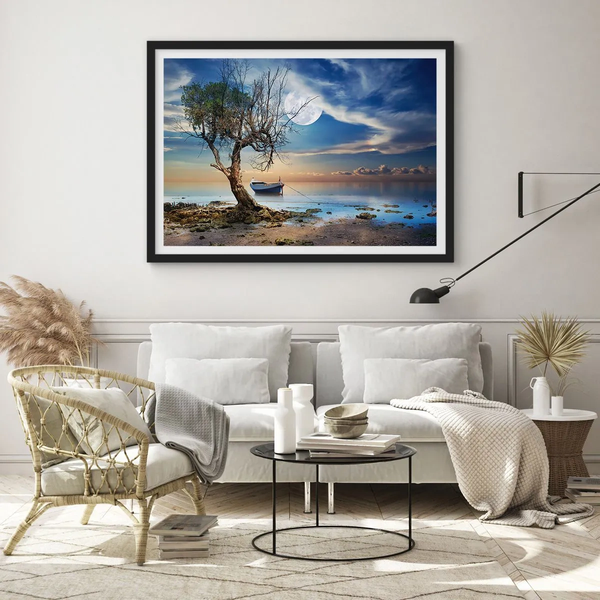Poster in einem schwarzem Rahmen - Ein einsamer Baum und ein Boot auf ruhigem Wasser unter Vollmond. - 70x50cm - Ist das das Ende oder der Anfang? - Moderne Wanddekoration für Wohnzimmer und Schlafzimmer ARTTOR