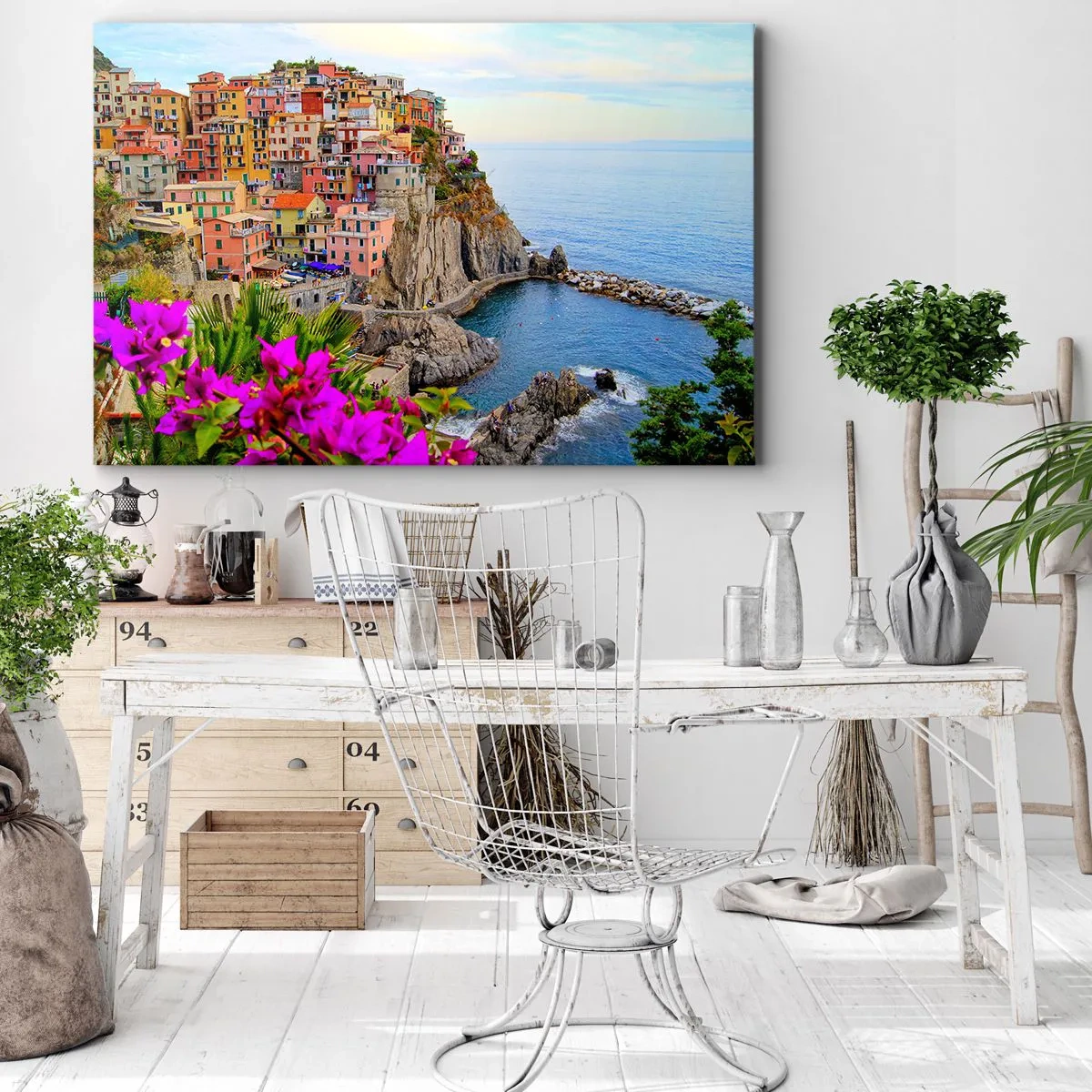 Bild auf Leinwand - Leinwandbild - Bunte Häuser auf einer Klippe mit Blick auf das Meer in einer malerischen Landschaft - 70x50cm - Lachende Stadt - Moderne Wanddekoration für Wohnzimmer und Schlafzimmer ARTTOR
