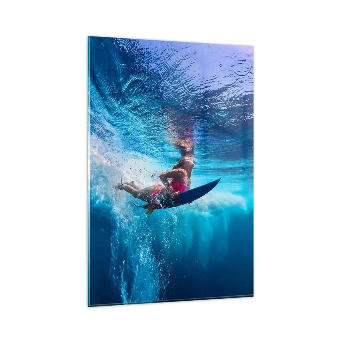Glasbild - Bild auf glas - Ein Surfer unter Wasser in einer dynamischen Komposition in Blautönen. - 80x120cm - Tiefe der Freude - Moderne Wanddekoration für Wohnzimmer und Schlafzimmer ARTTOR