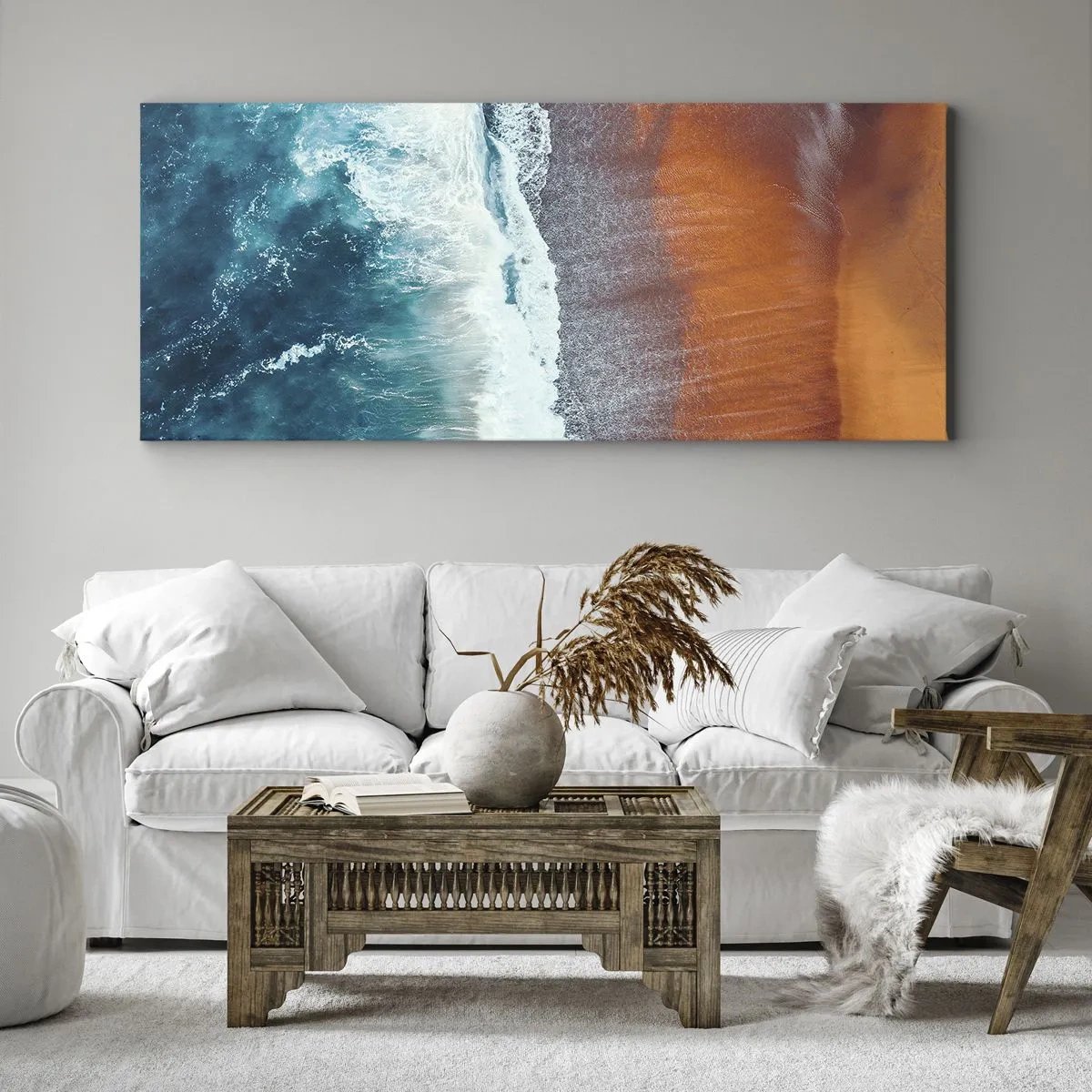 Bild auf Leinwand - Leinwandbild - Ein Blick auf die Meereswellen, die am goldenen Strand brechen - 140x50cm - Berührung des Ozeans - Moderne Wanddekoration für Wohnzimmer und Schlafzimmer ARTTOR