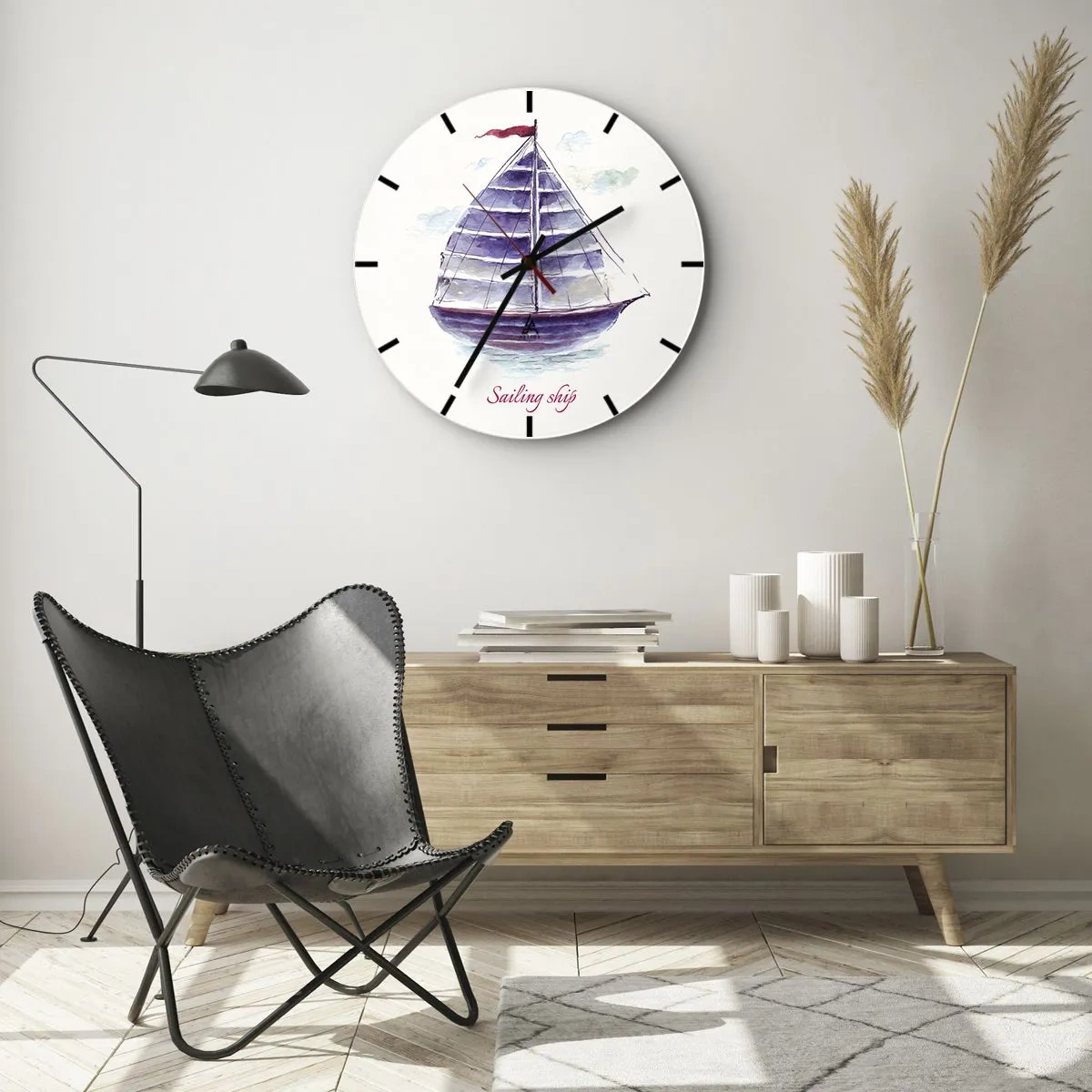 Wanduhr - Glasuhr - Ein lila Segelboot mit rotem Mast auf ruhiger See - 30x30cm - Volle Segel und ruhiges Wasser - Moderne Wanddekoration für Wohnzimmer, Küche und Schlafzimmer ARTTOR