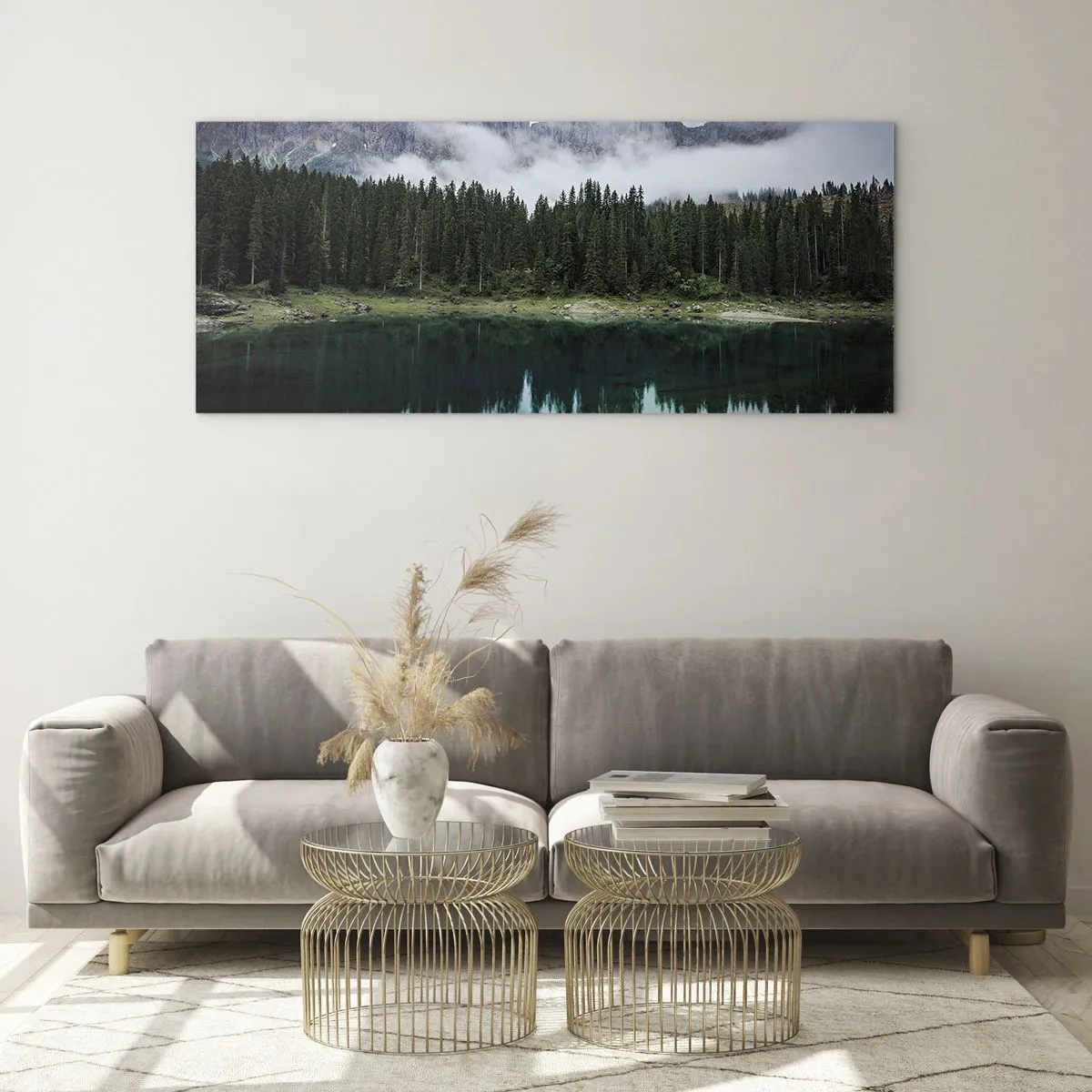 Glasbild - Bild auf glas - Eine Berglandschaft mit einem Wald und einem See, in dem sich der Himmel spiegelt - 120x50cm - Leise, leise, lass uns das Trinkwasser nicht wecken ... - Moderne Wanddekoration für Wohnzimmer und Schlafzimmer ARTTOR