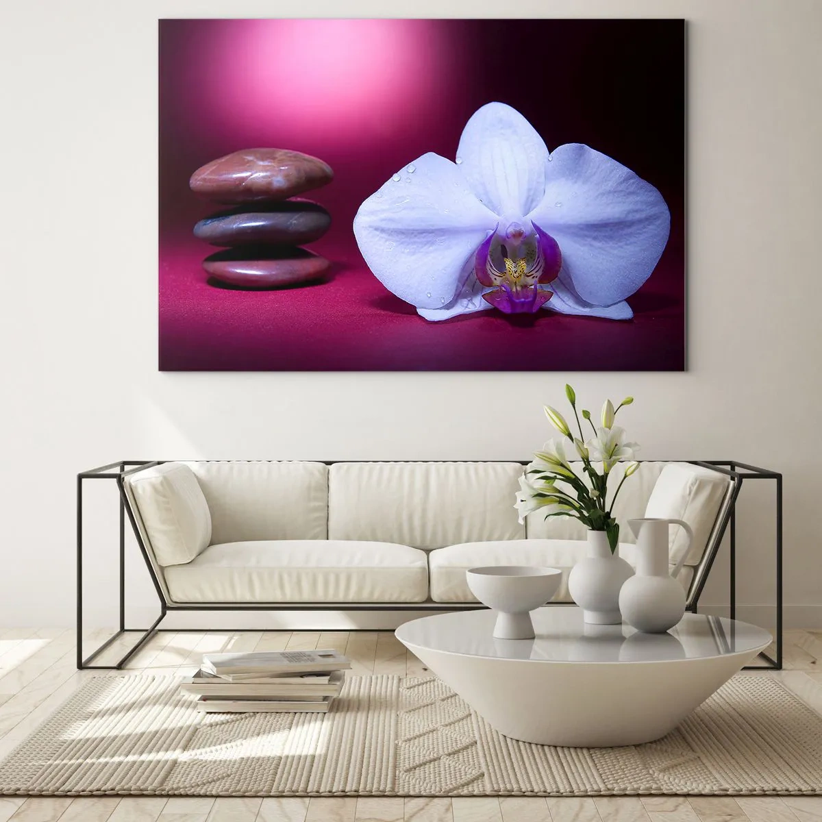Glasbild - Bild auf glas - Weiße Orchidee und Steine vor einem Hintergrund aus violettem Licht - 120x80cm - Eine Studie der Frische in Lila - Moderne Wanddekoration für Wohnzimmer und Schlafzimmer ARTTOR