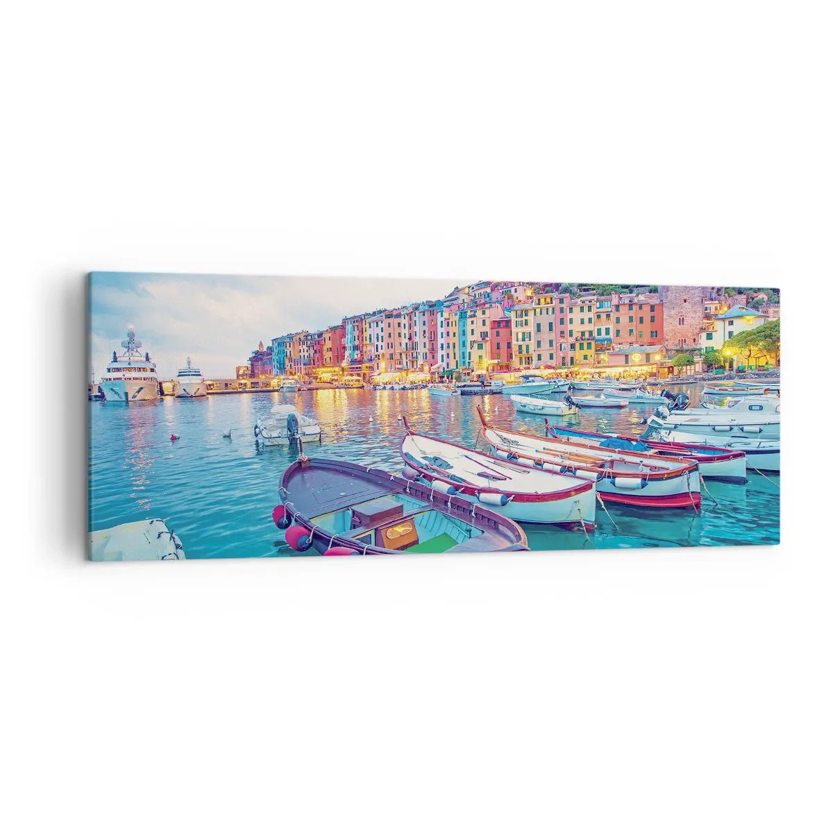 Bild auf Leinwand - Leinwandbild - Eine bunte Stadt am Wasser mit Booten im Hafen - 140x50cm - Bunter Abend im Hafen - Moderne Wanddekoration für Wohnzimmer und Schlafzimmer ARTTOR