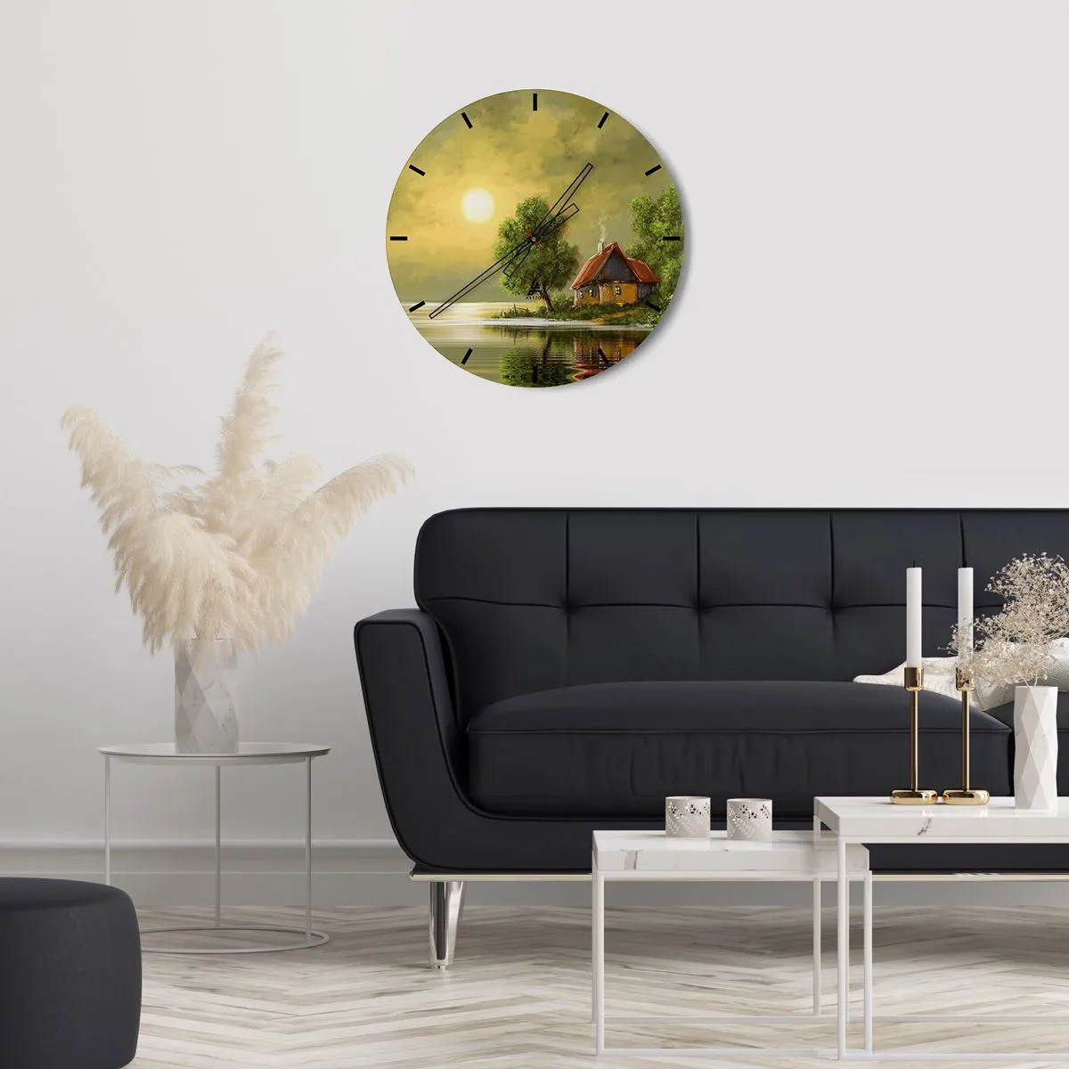 Wanduhr - Glasuhr - Ein charmantes Häuschen am See, umgeben von Grün bei Sonnenuntergang - 30x30cm - Schön, wie ein Bild - Moderne Wanddekoration für Wohnzimmer, Küche und Schlafzimmer ARTTOR
