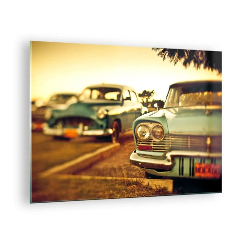 Glasbild - Bild auf glas - Retro-Autos im warmen Abendlicht - 70x50cm - Wir werden abwarten und sehen - Moderne Wanddekoration für Wohnzimmer und Schlafzimmer ARTTOR