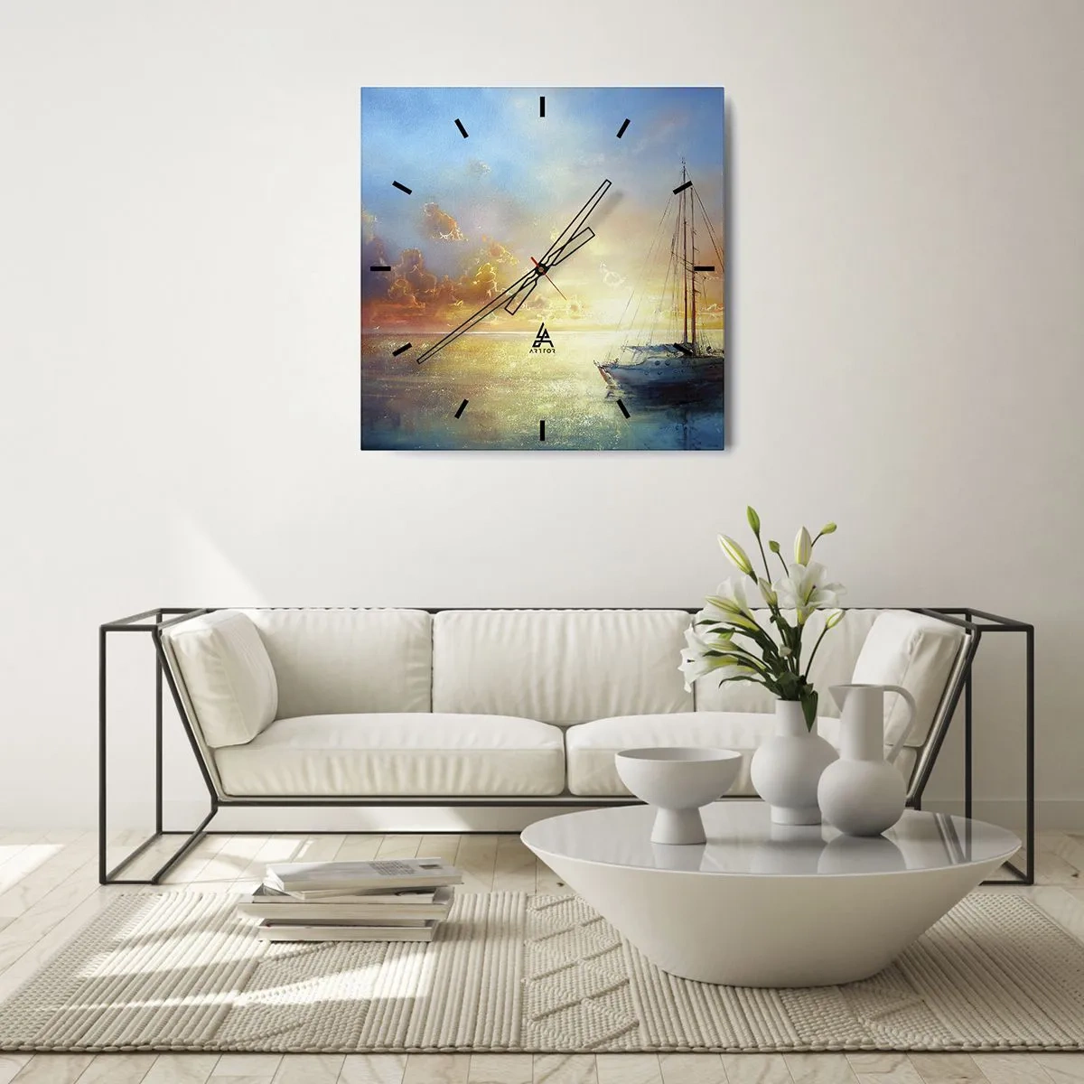 Wanduhr - Glasuhr - Eine Yacht auf ruhigem Meer bei Sonnenuntergang - 30x30cm - In einer goldenen Bucht - Moderne Wanddekoration für Wohnzimmer und Schlafzimmer ARTTOR
