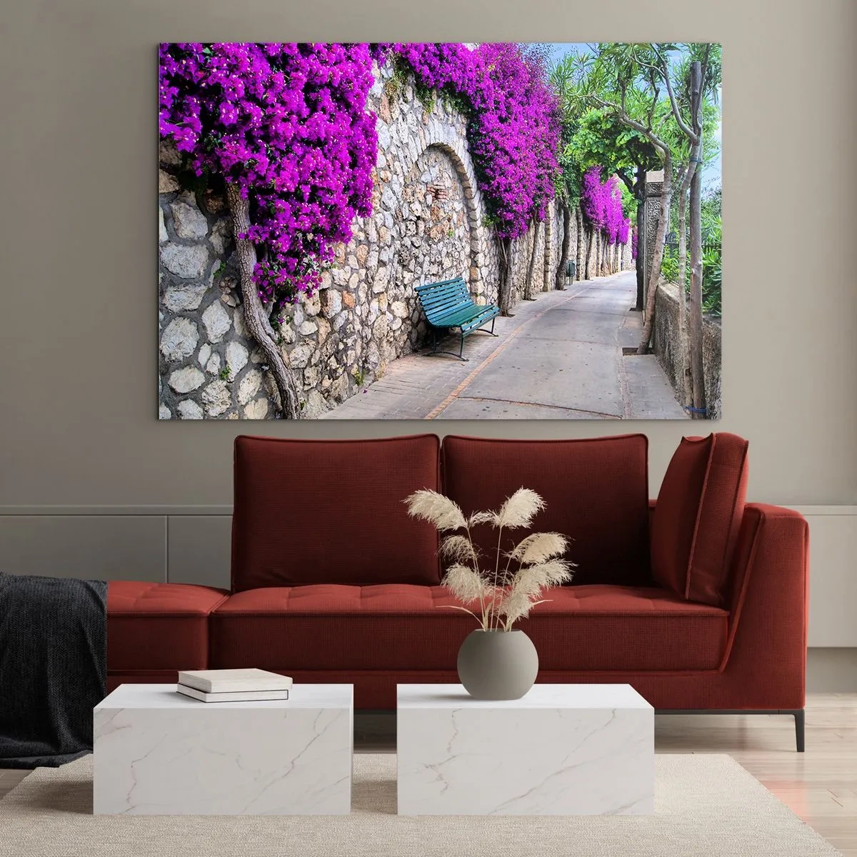 Glasbild - Bild auf glas - Eine Steinmauer mit lila Blumen und eine Bank am Weg - 100x70cm - Lass uns so schnell wie möglich treffen - Moderne Wanddekoration für Wohnzimmer und Schlafzimmer ARTTOR