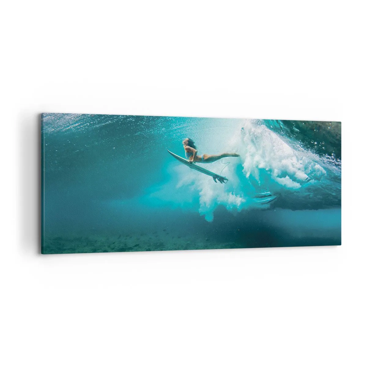 Bild auf Leinwand - Leinwandbild - Surfer unter einer Welle im blauen Ozeanwasser - 120x50cm - Unterwasserwelt - Moderne Wanddekoration für Wohnzimmer und Schlafzimmer ARTTOR