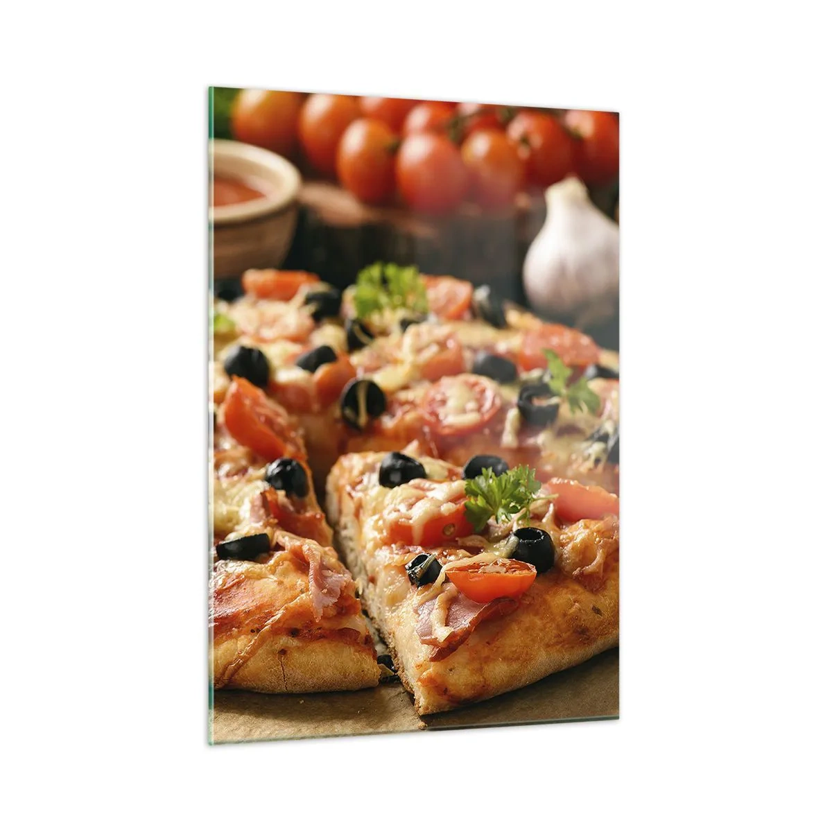 Glasbild - Bild auf glas - Appetitliche Pizza mit Tomaten, Oliven und Kräutern - 50x70cm - Du bist schon wieder davongekommen - Moderne Wanddekoration für Wohnzimmer und Schlafzimmer ARTTOR