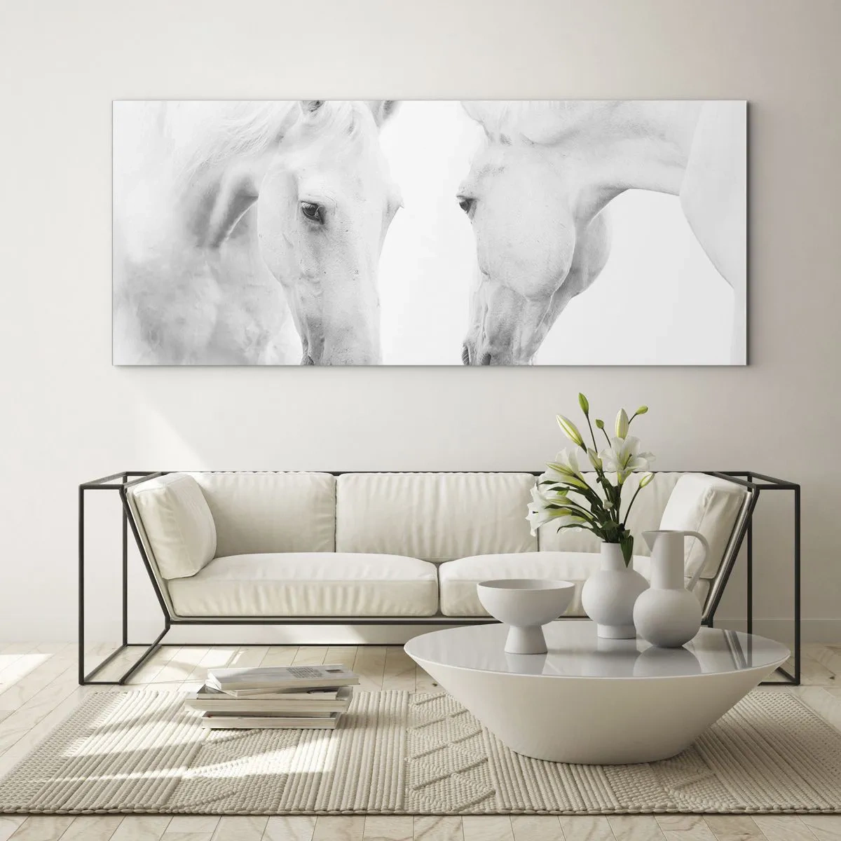 Glasbild - Bild auf glas - Ein minimalistisches Porträt zweier weißer Pferde - 160x50cm - Ist das Freundschaft...? - Moderne Wanddekoration für Wohnzimmer und Schlafzimmer ARTTOR