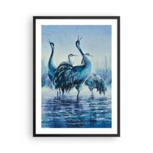 Poster in einem schwarzem Rahmen - Ein stimmungsvolles Bild von Kranichen in einer blauen Wasserlandschaft - 50x70cm - Morgentliches Treffen - Moderne Wanddekoration für Wohnzimmer und Schlafzimmer ARTTOR