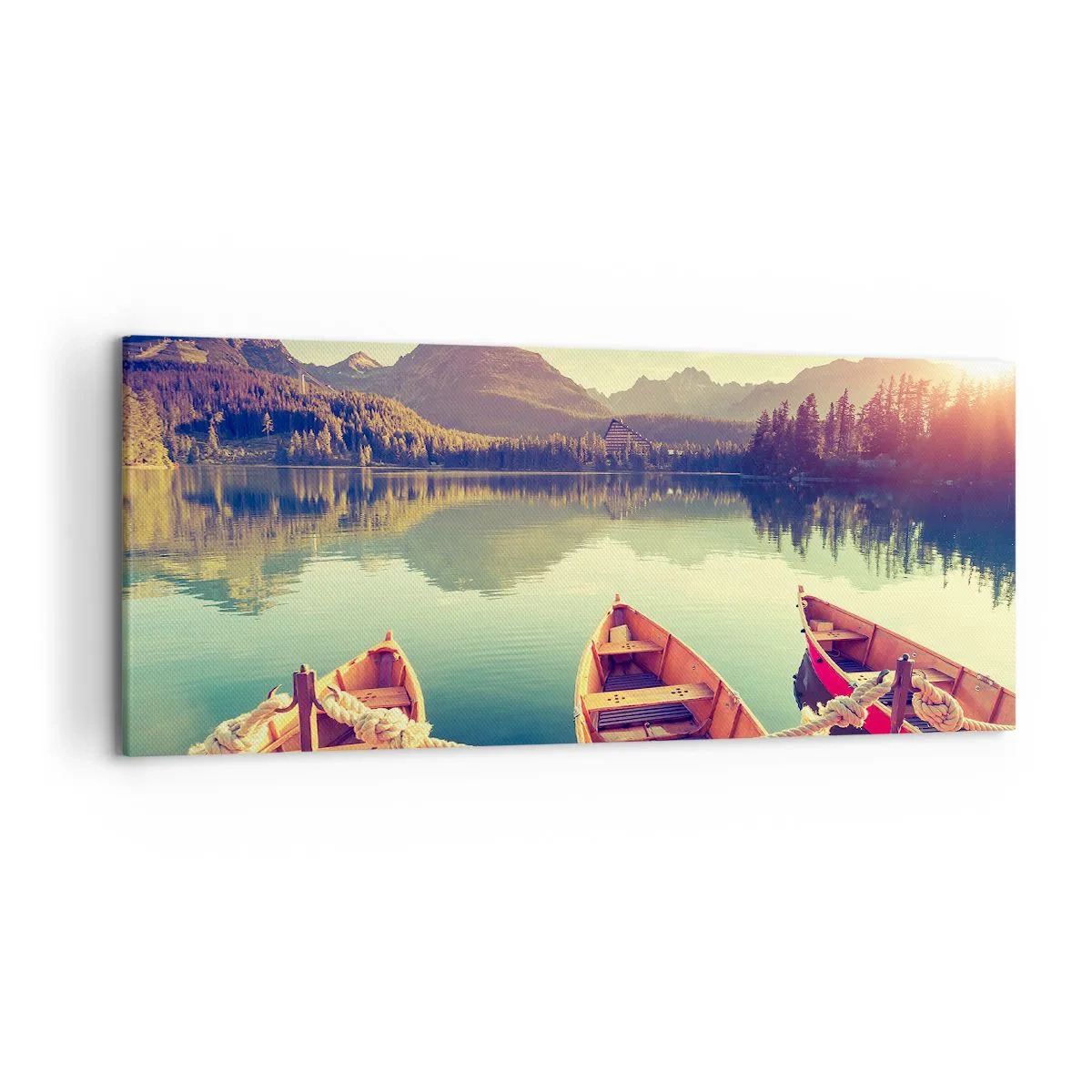 Bild auf Leinwand - Leinwandbild - Boote auf einem ruhigen See, umgeben von Bergen bei Sonnenuntergang - 120x50cm - Lebe nach ihren Gesetzen - Moderne Wanddekoration für Wohnzimmer und Schlafzimmer ARTTOR